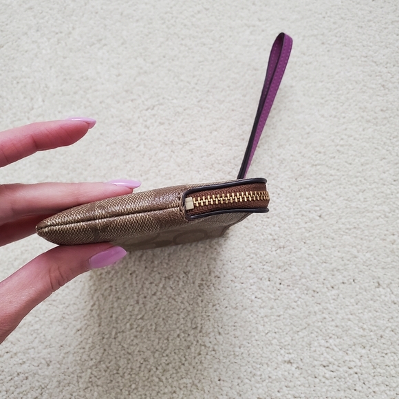 Coach Signature Corner Zip Tan and Purple Wristlet